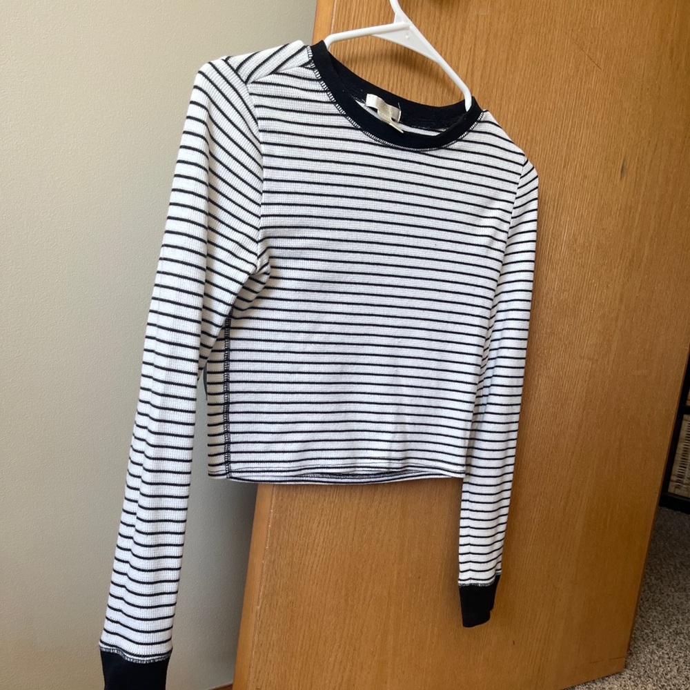 Long sleeve crop top